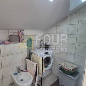 Klana, etaža - u naravi 140m2 2 stana