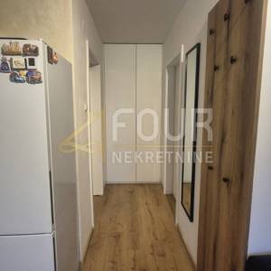 Klana, etaža - u naravi 140m2 2 stana