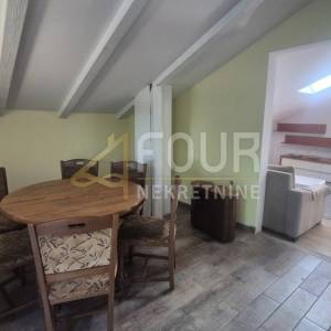 Klana, etaža - u naravi 140m2 2 stana