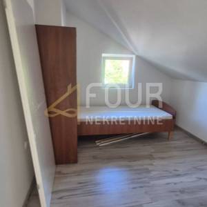 Klana, etaža - u naravi 140m2 2 stana