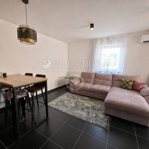 Klimno, lijepo uređen apartman na prodaju! 
