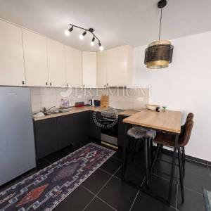 Klimno, lijepo uređen apartman na prodaju! 