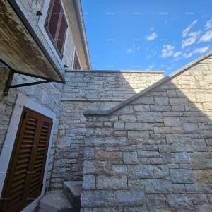 KOMPLEKS KAMENIH KUĆA S 5 STAMBENE JEDINICE – TINJAN