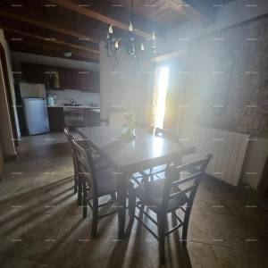 KOMPLEKS KAMENIH KUĆA S 5 STAMBENE JEDINICE – TINJAN