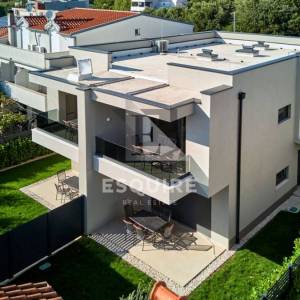 KOŽINO - Dvosoban apartman S3 na 1. katu, potpuno opremljeno i namješteno - 72m2