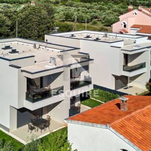 KOŽINO - Dvosoban apartman S3 na 1. katu, potpuno opremljeno i namješteno - 72m2