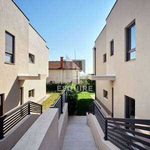 KOŽINO - Dvosoban apartman S2 s vrtom, potpuno opremljeno i namješteno - 87m2