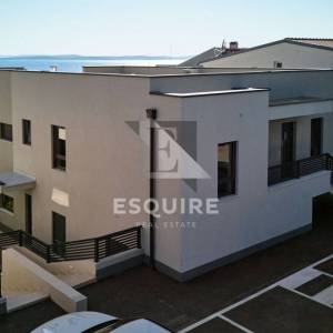 KOŽINO - Dvosoban apartman S1 s vrtom, potpuno opremljeno i namješteno - 84m2
