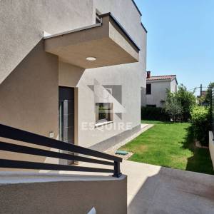 KOŽINO - Dvosoban apartman S1 s vrtom, potpuno opremljeno i namješteno - 84m2