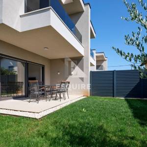 KOŽINO - Dvosoban apartman S1 s vrtom, potpuno opremljeno i namješteno - 84m2