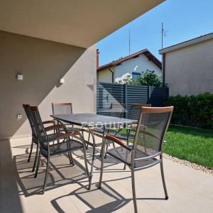 KOŽINO - Dvosoban apartman S1 s vrtom, potpuno opremljeno i namješteno - 84m2