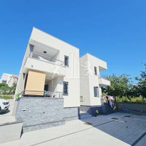 Kožino I Penthouse s 4 sobe - 125 m², 40 m od plaže i mora
