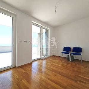 Kožino I Penthouse s 4 sobe - 125 m², 40 m od plaže i mora