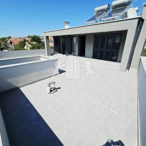 Kožino I Penthouse s 4 sobe - 125 m², 40 m od plaže i mora