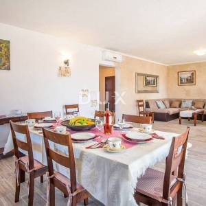 Krk, Linardići, dvojna kuća, 170 m2, bazen