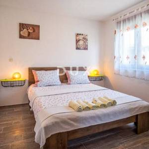 Krk, Linardići, dvojna kuća, 170 m2, bazen