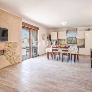 Krk, Linardići, dvojna kuća, 170 m2, bazen