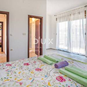 Krk, Linardići, dvojna kuća, 170 m2, bazen
