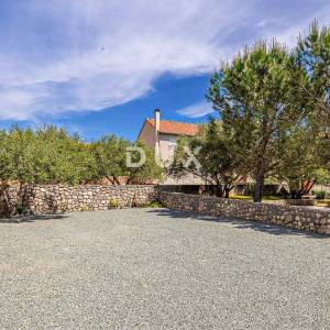 Krk, Linardići, kuća, 160 m2, bazen, roštilj, parking