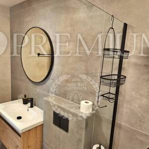Krk, moderan apartman s bazenom i wellnessom, pogledom na more!