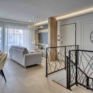 Krk, moderan apartman s bazenom i wellnessom, pogledom na more!