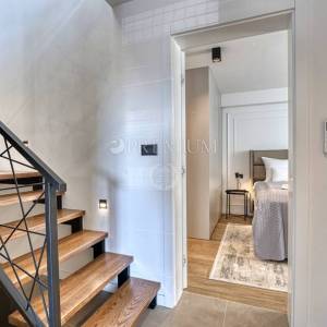 Krk, moderan apartman s bazenom i wellnessom, pogledom na more!