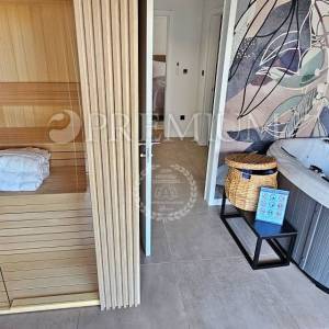 Krk, moderan apartman s bazenom i wellnessom, pogledom na more!