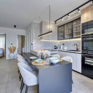 Krk, moderan apartman s bazenom i wellnessom, pogledom na more!