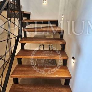 Krk, moderan apartman s bazenom i wellnessom, pogledom na more!