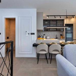 Krk, moderan apartman s bazenom i wellnessom, pogledom na more!