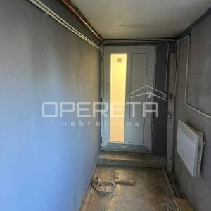 Kuća 130 m2 (za adaptaciju) u Novoj Vesi