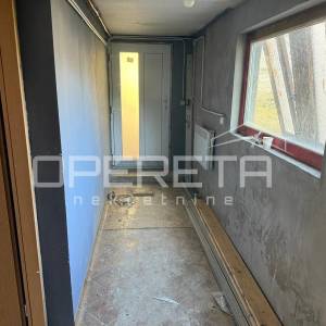Kuća 130 m2 (za adaptaciju) u Novoj Vesi