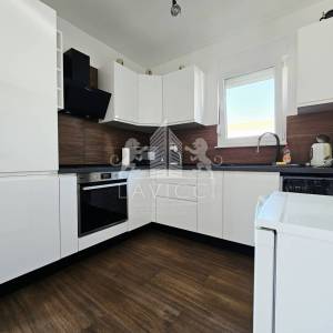 Kuća s bazenom I Vir – novogradnja, 3 spavaće sobe, 800 m od mora