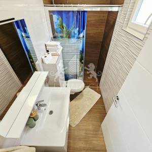 Kuća s bazenom I Vir – novogradnja, 3 spavaće sobe, 800 m od mora