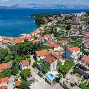 Kuća sa pogledom na more i luku Jelsa