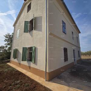 KUĆA U MUTVORANU – 300+ m² I ZEMLJIŠTE 2.980 m²