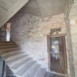 KUĆA U MUTVORANU – 300+ m² I ZEMLJIŠTE 2.980 m²