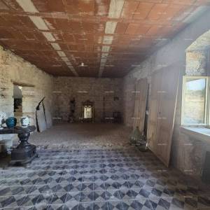 KUĆA U MUTVORANU – 300+ m² I ZEMLJIŠTE 2.980 m²