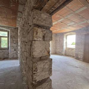 KUĆA U MUTVORANU – 300+ m² I ZEMLJIŠTE 2.980 m²