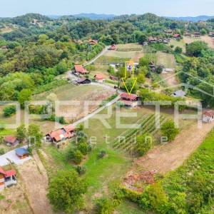 KUĆA ZA ODMOR / VIKENDICA  NKP 71 m2 NA PARCELI  OD 2.720 m2 NA IZVRSNOJ LOKACIJ