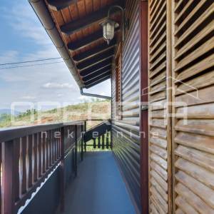 KUĆA ZA ODMOR / VIKENDICA  NKP 71 m2 NA PARCELI  OD 2.720 m2 NA IZVRSNOJ LOKACIJ