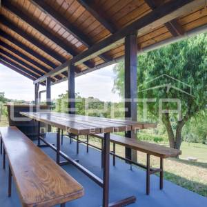 KUĆA ZA ODMOR / VIKENDICA  NKP 71 m2 NA PARCELI  OD 2.720 m2 NA IZVRSNOJ LOKACIJ