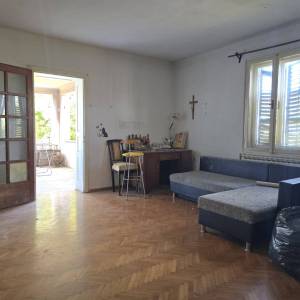 Kuća za uređenje, 370m2, zemljište  2000m2