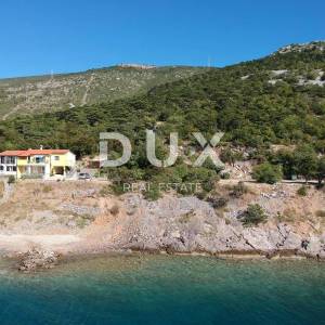 Kvarner, Senj, Apartmanska kuća, 230 m2, prvi red od mora
