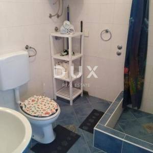 Kvarner, Senj, Apartmanska kuća, 230 m2, prvi red od mora