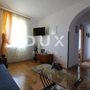 Kvarner, Senj, Apartmanska kuća, 230 m2, prvi red od mora