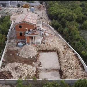 Labin, okolica, kuća u izgradnji s pogledom na more