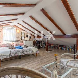Lovran, dvojna kuća s bazenom, 267 m², panoramski pogled
