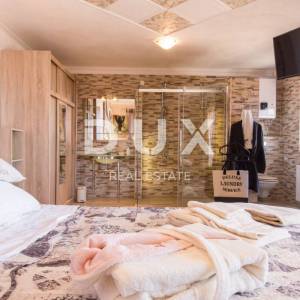 Lovran, dvojna kuća s bazenom, 267 m², panoramski pogled