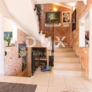 Lovran, dvojna kuća s bazenom, 267 m², panoramski pogled